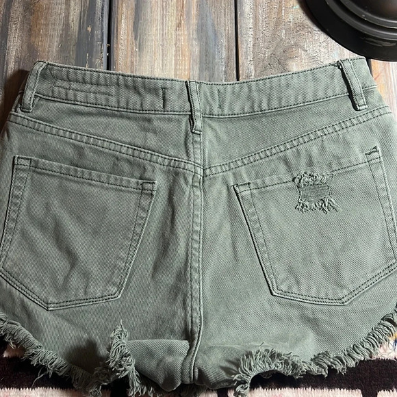 Pacsun Size 26 Shorts Womens High Rise Festival Sage Green Distressed. Size 26 - Picture 4 of 5